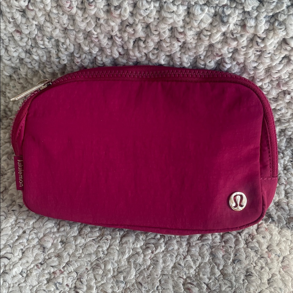 lululemon athletica Red Merlot Everywhere Belt Bag 1L